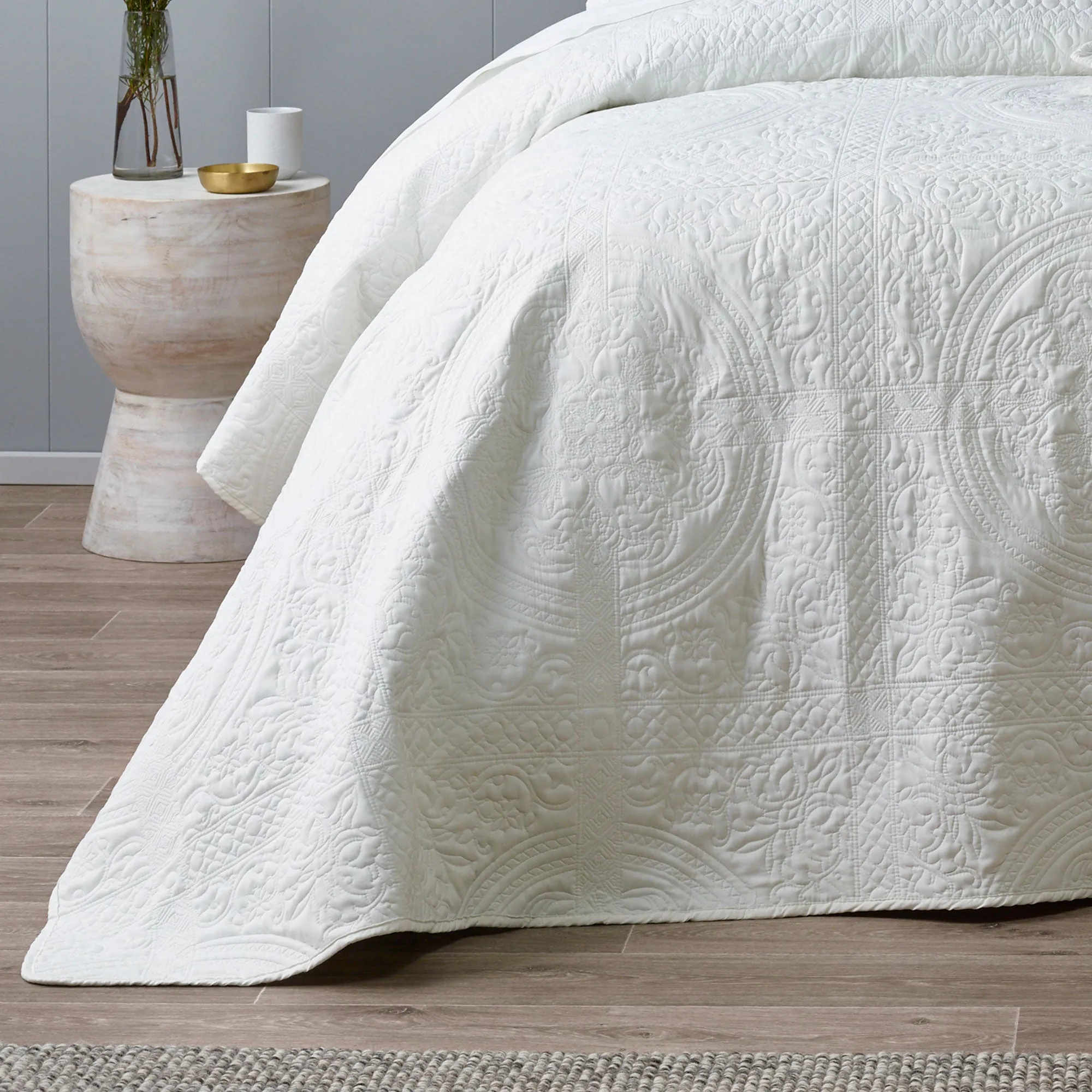 Bianca Bedding ANNORA BEDSPREAD SET WHITE