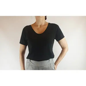 Bul black tee shirt with lovely V-neckline size 6 (fits sizes 6-8)