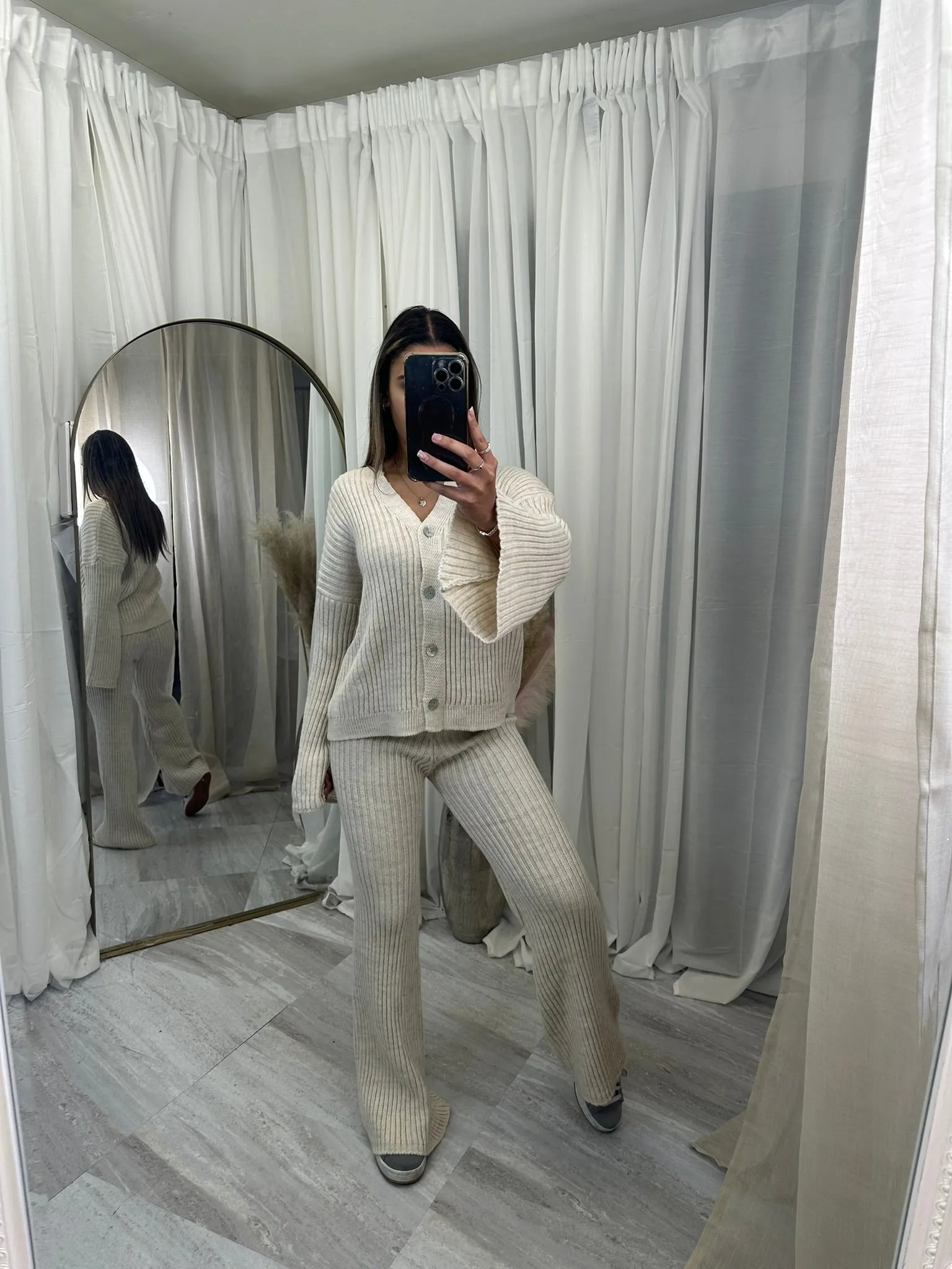 Buttoned flared knitted set