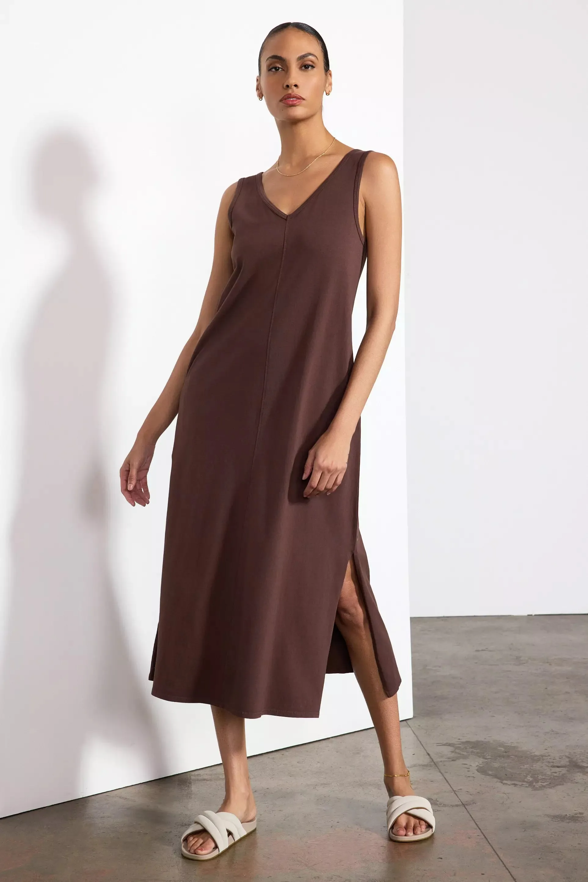 Calm V-Neck Dress - Chocolate Brown