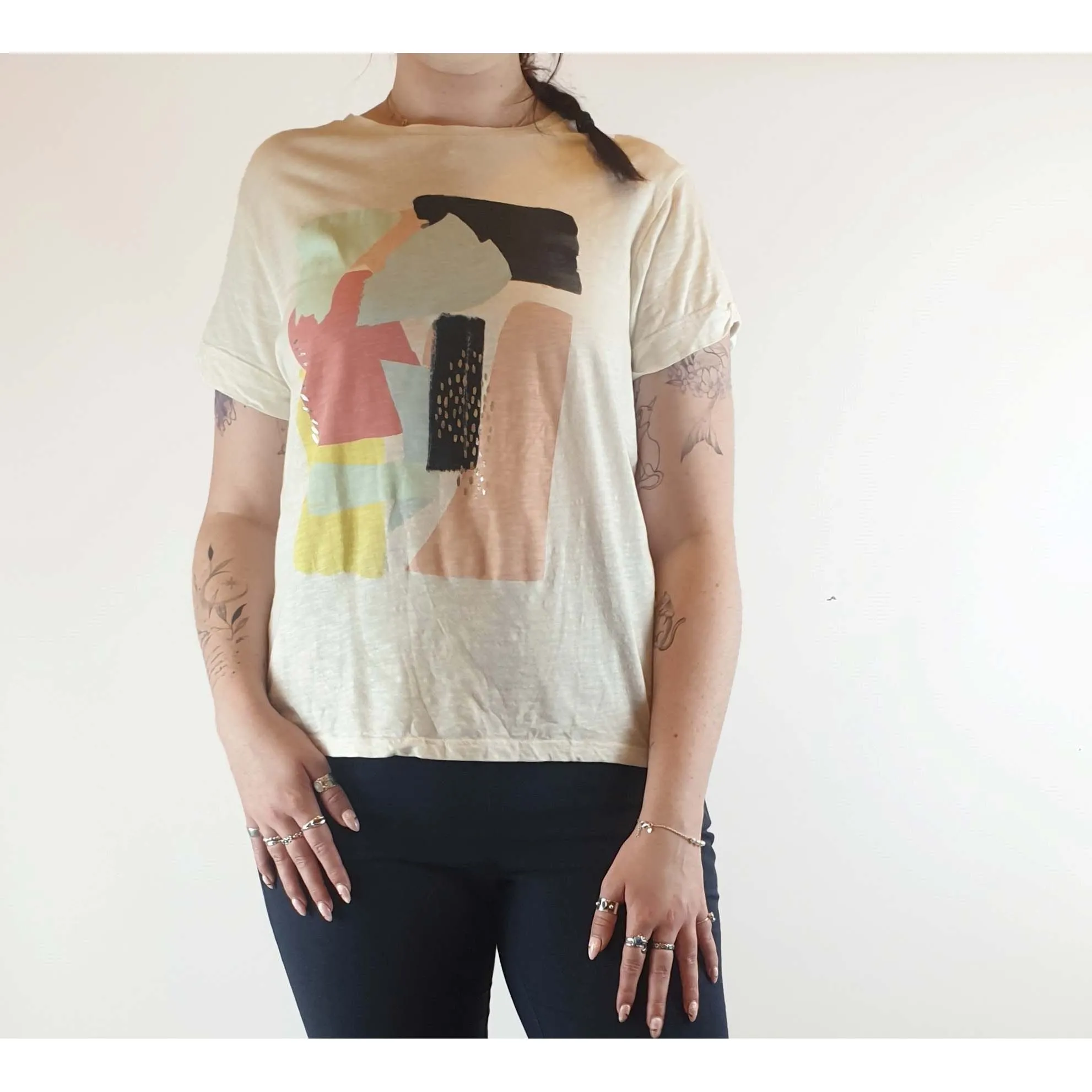 Clothing & Co white tee shirt with colourful and pretty front print size 16 (best fits size 12)