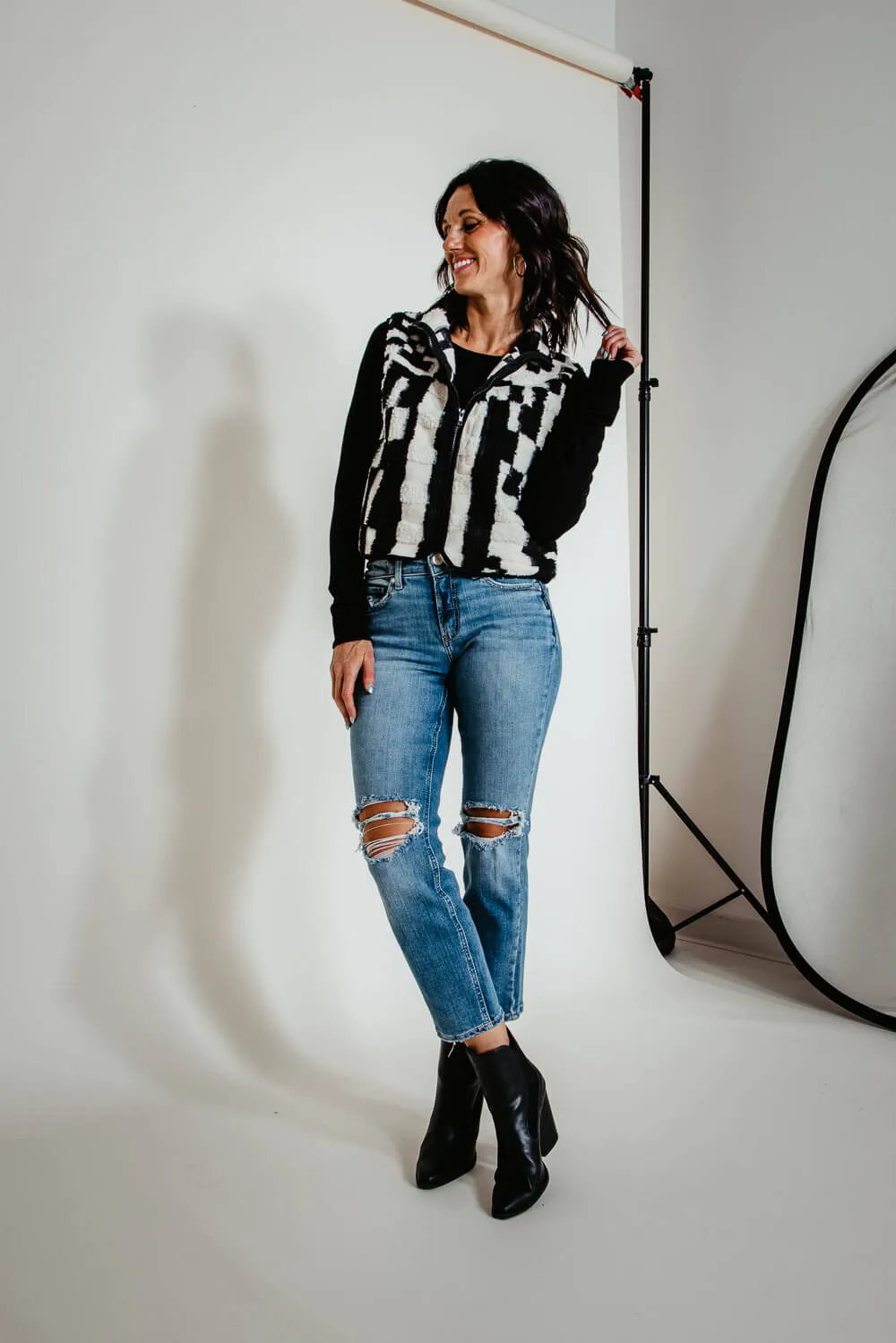Geometric Sherpa Vest for Women in Black/White | NJ90128-BLACKMIX