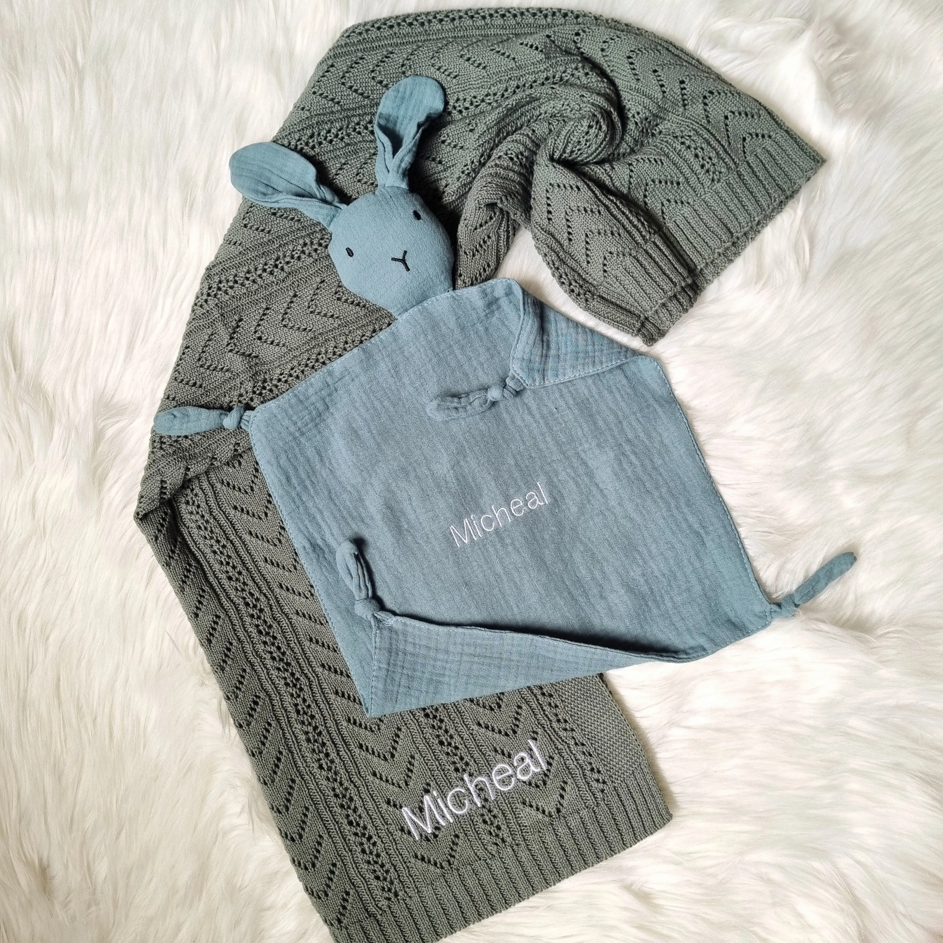 HANDKIE-BLANKIE Baby Hamper