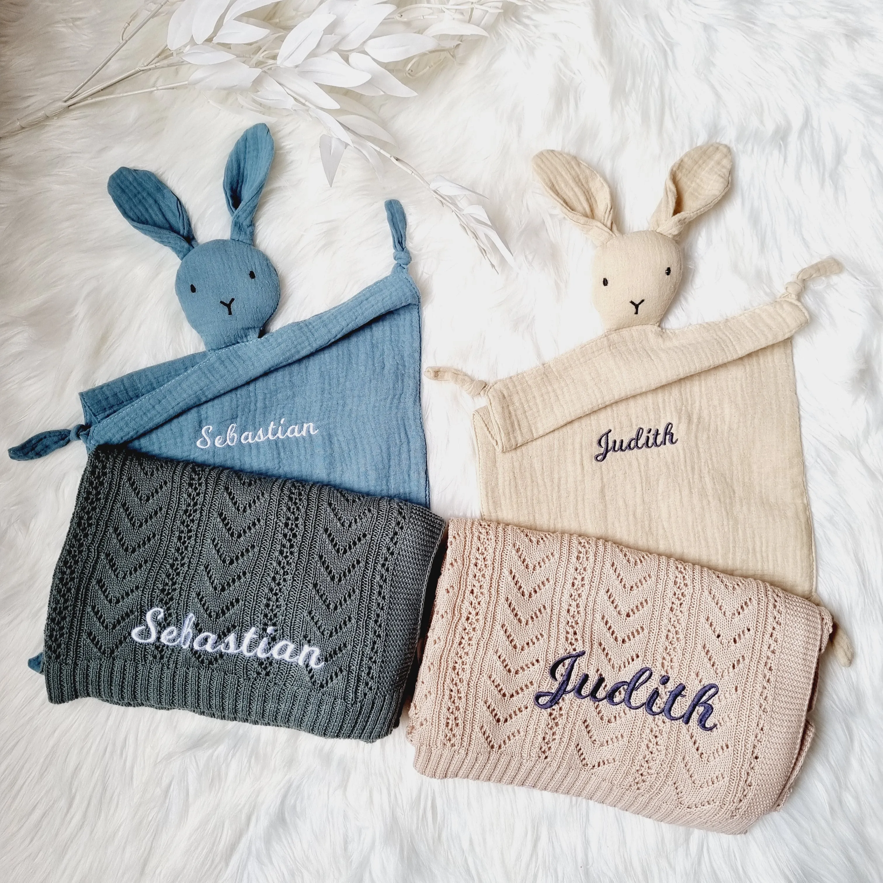 HANDKIE-BLANKIE Baby Hamper