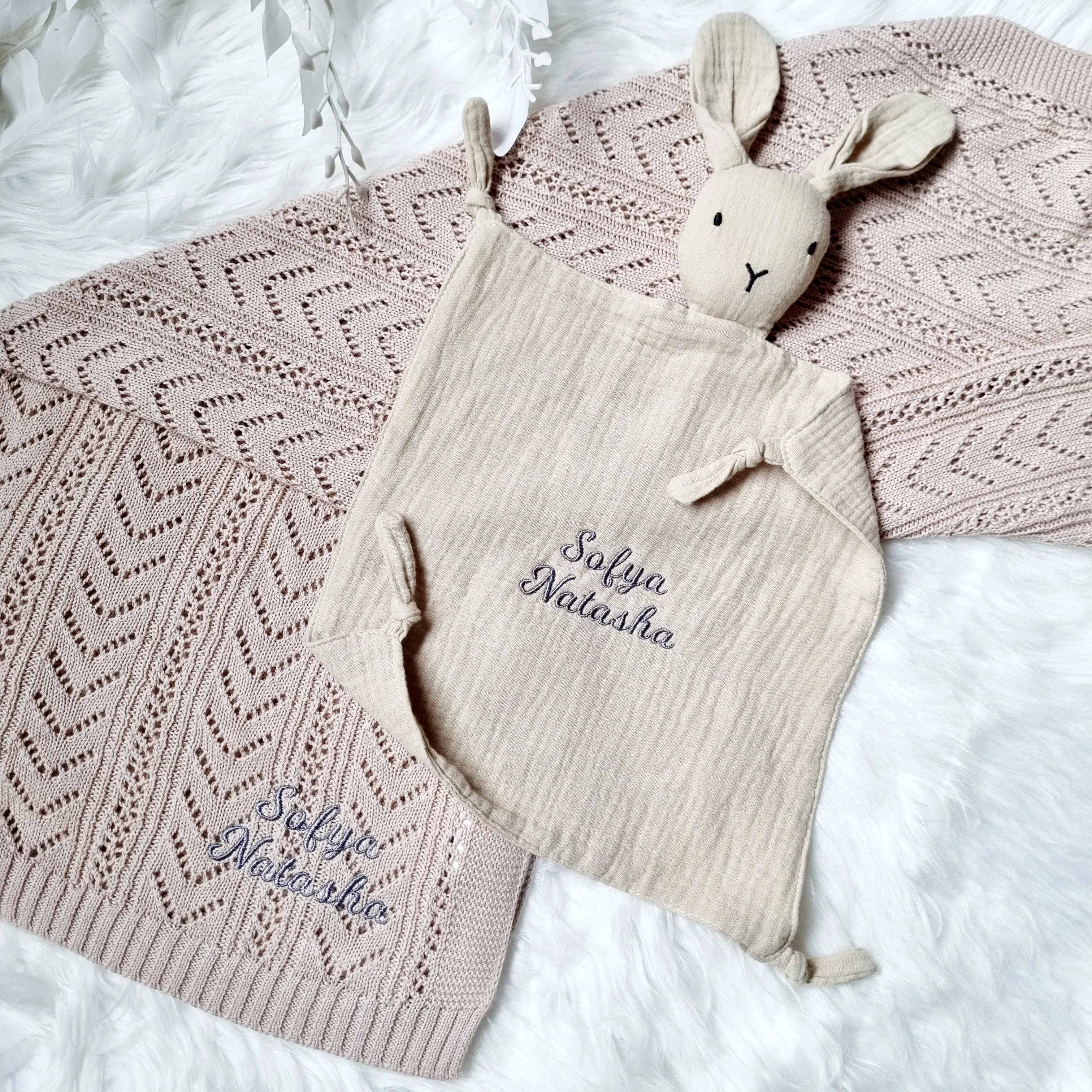 HANDKIE-BLANKIE Baby Hamper
