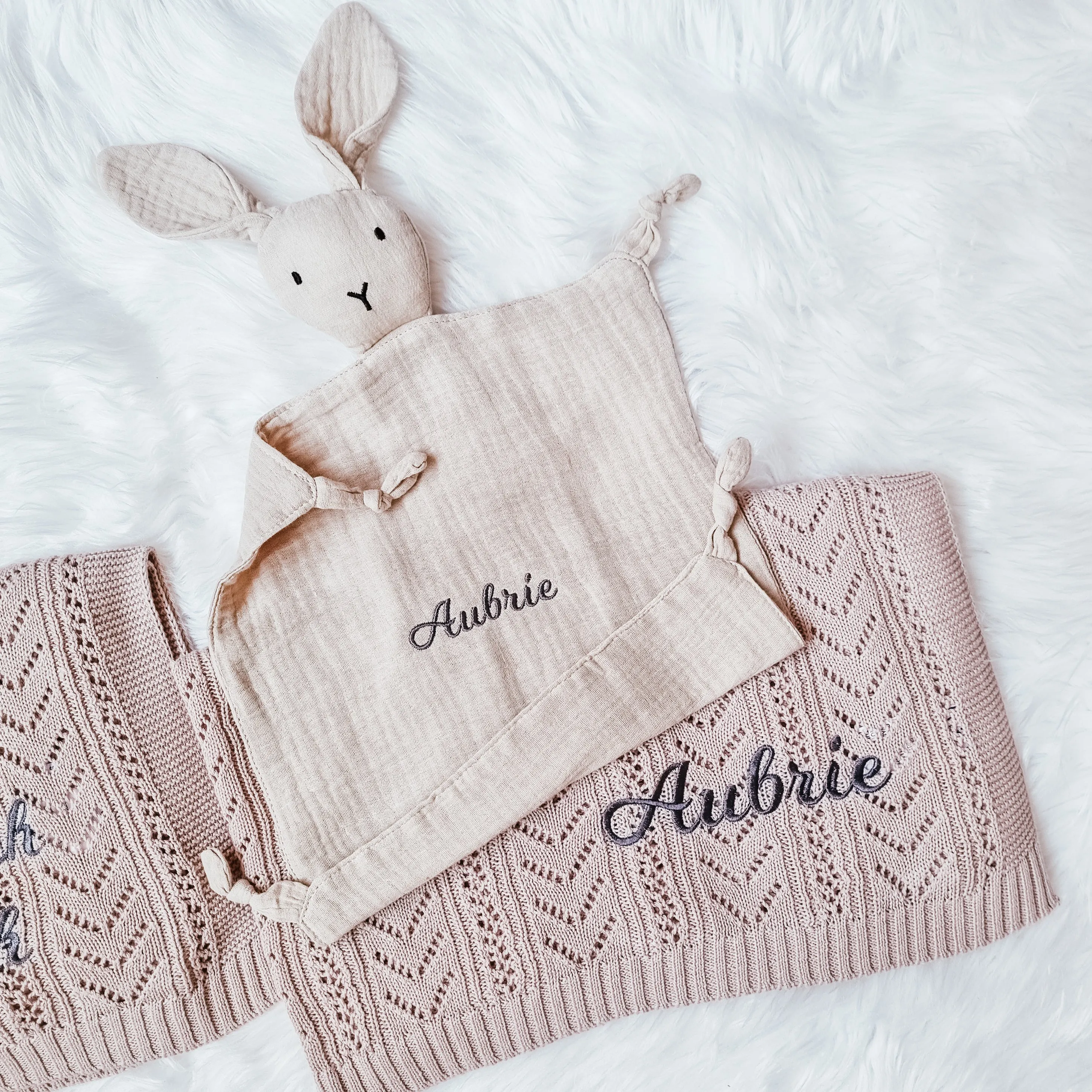 HANDKIE-BLANKIE Baby Hamper