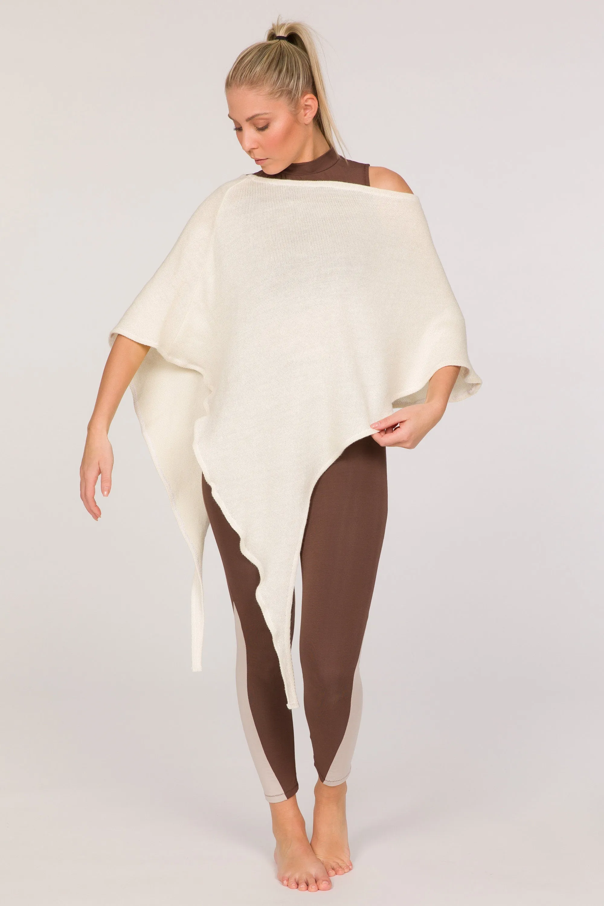 Hug Nettle Knitted Poncho
