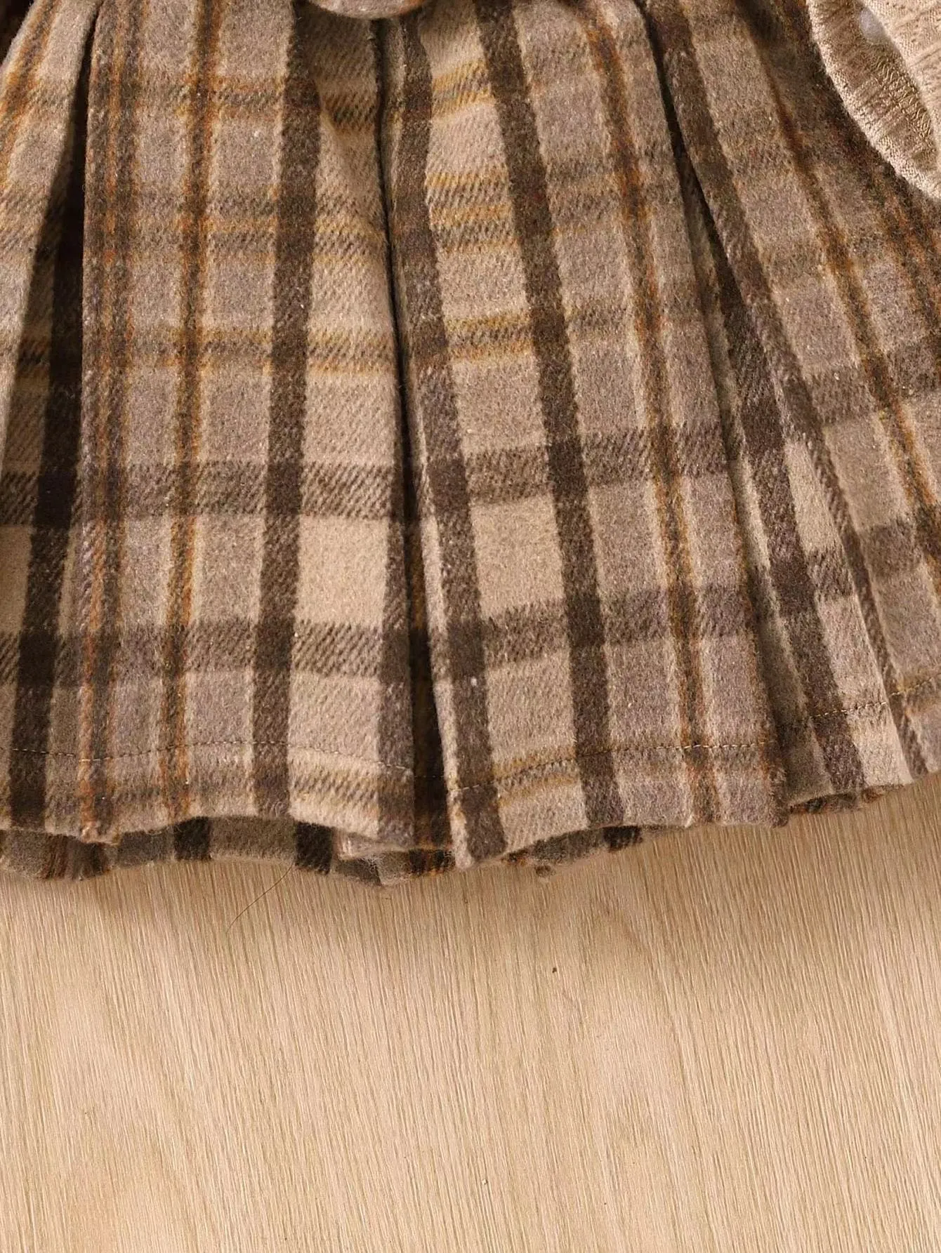 Knitted long-sleeved top plaid pleated skirt belt hat children's suit