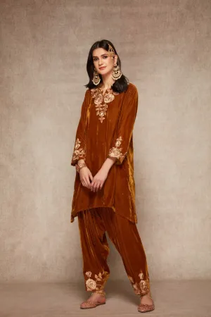 KURTA AND SALWAR SET