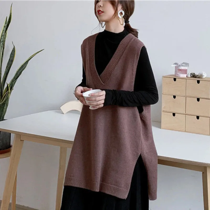 Loose Deep V-Neck Sleeveless Knitted Sweater