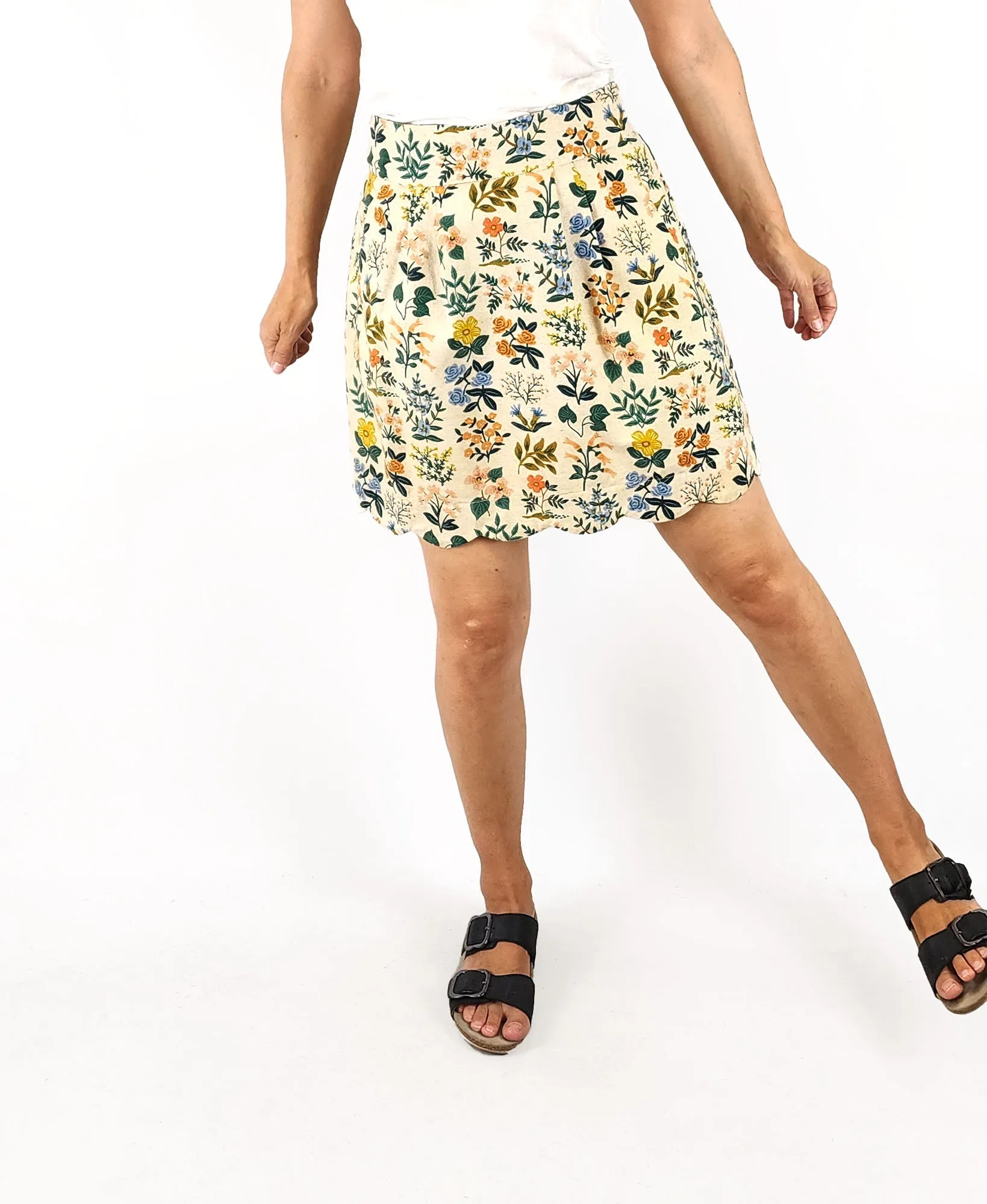 Made590 flower print skirt size XXS (easily fits 6 and 8)
