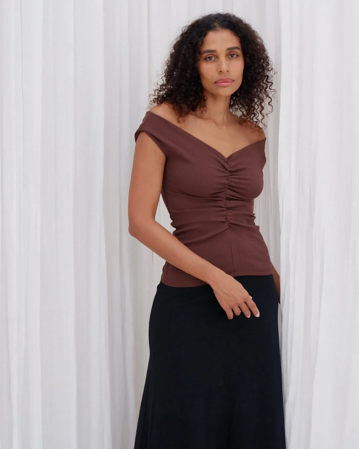 Niveah Tee