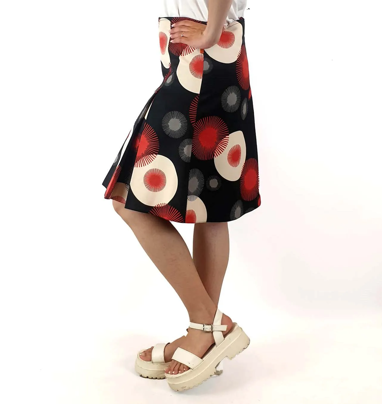 Remember? Black-based unique print skirt size 36 (best fits AU 10)