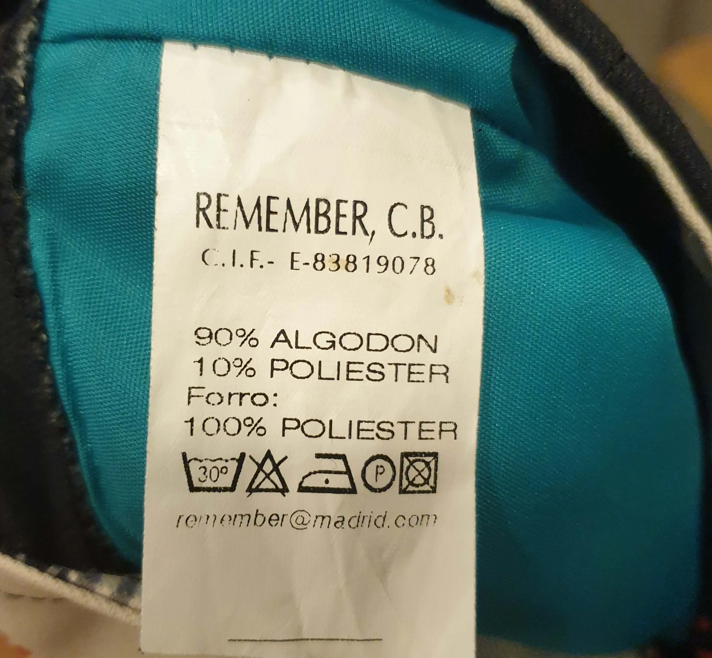 Remember? Black-based unique print skirt size 36 (best fits AU 10)