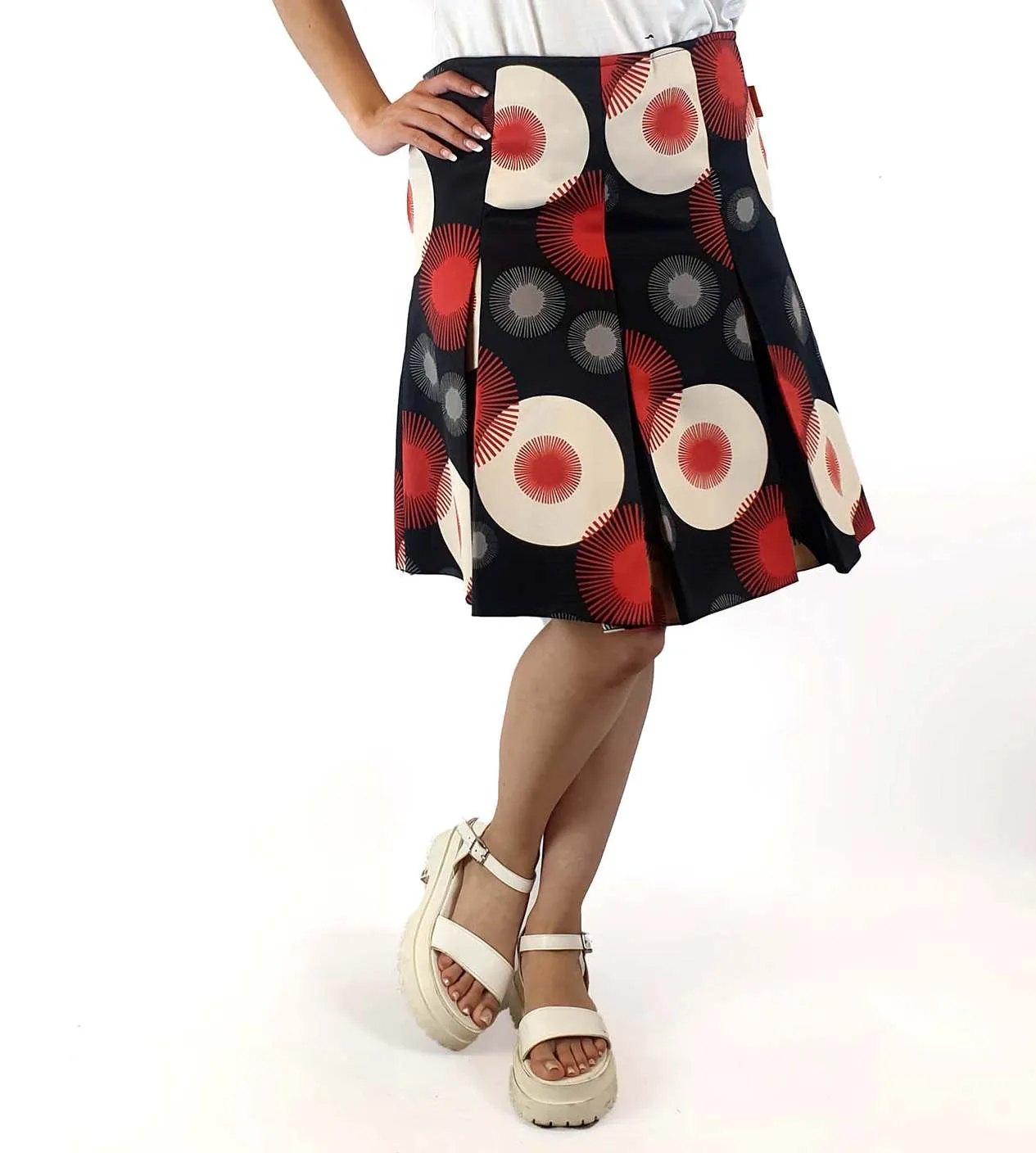 Remember? Black-based unique print skirt size 36 (best fits AU 10)