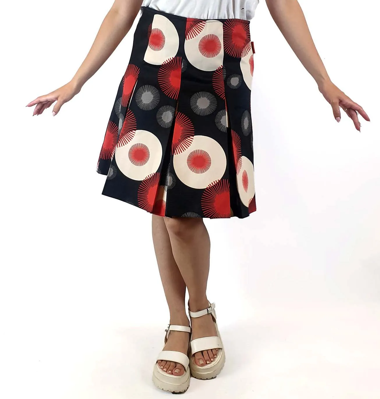 Remember? Black-based unique print skirt size 36 (best fits AU 10)