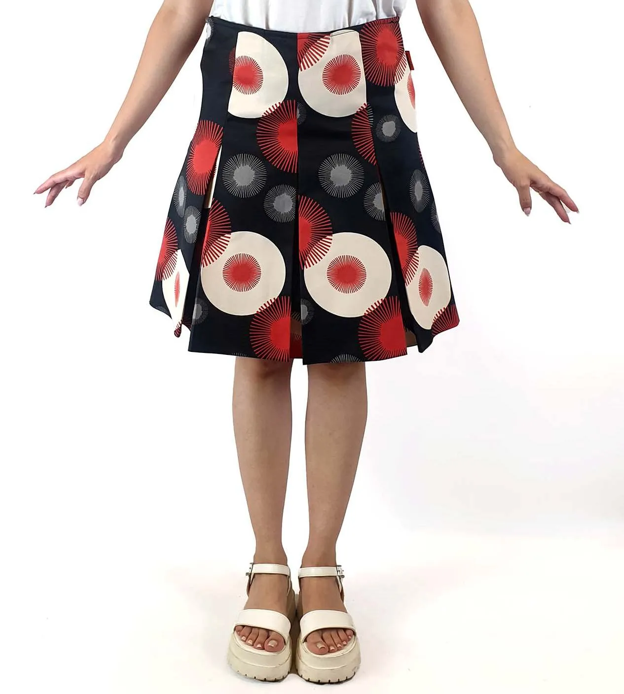 Remember? Black-based unique print skirt size 36 (best fits AU 10)