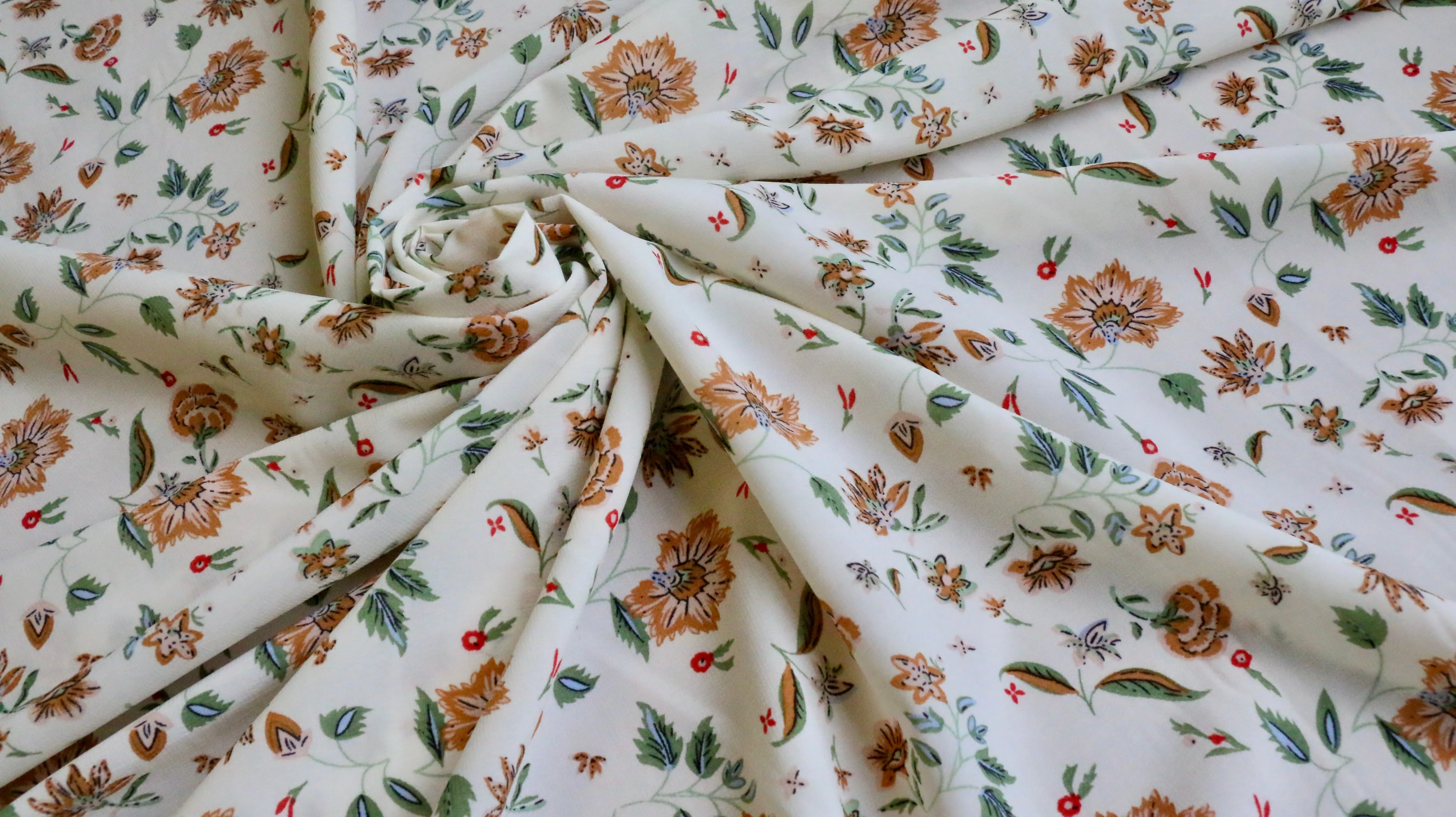 REMNANT 0.60m x 1.50m - CHIFFON FABRIC - Dianthus flower design - 10% Give/Stretch