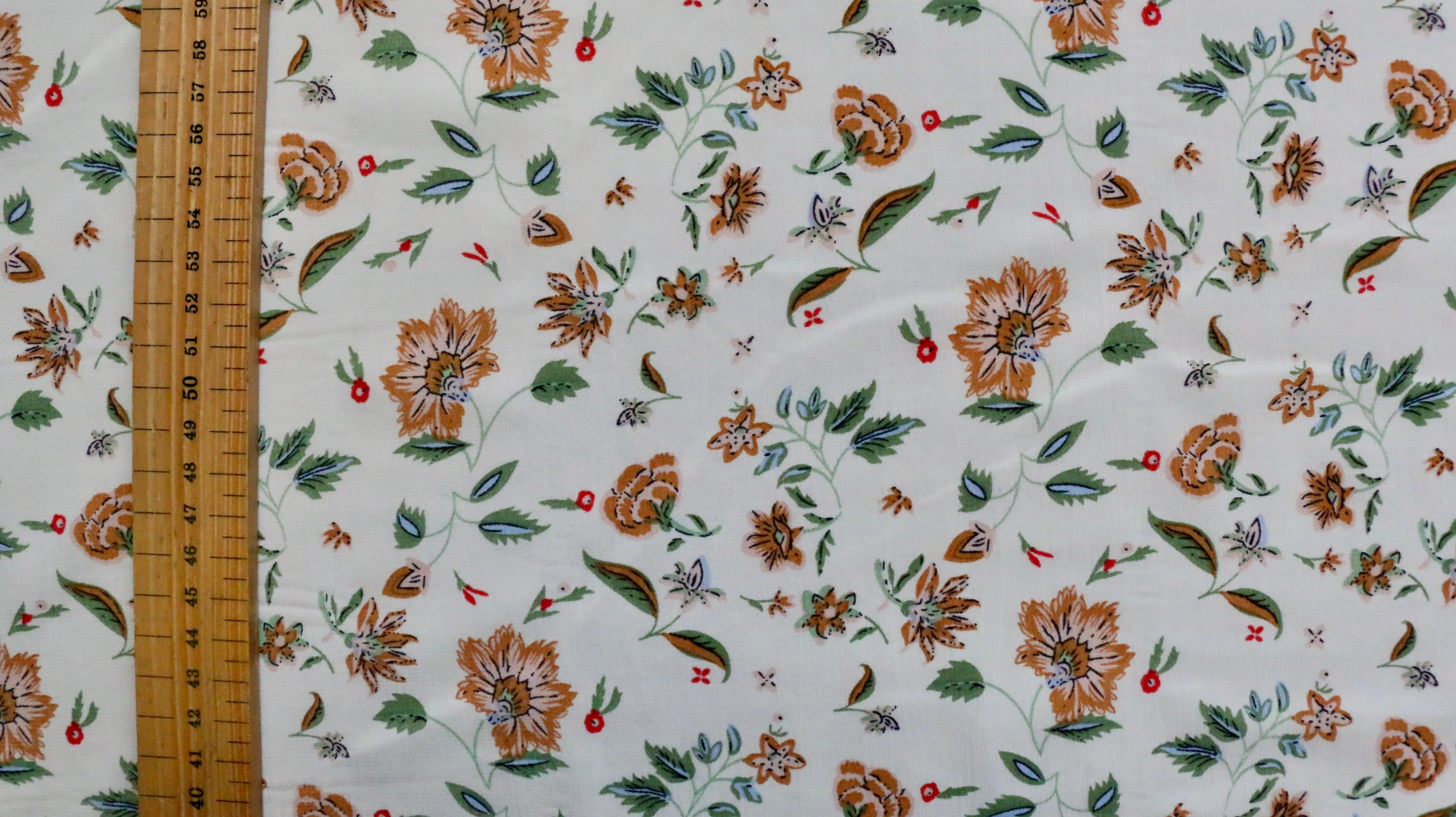 REMNANT 0.60m x 1.50m - CHIFFON FABRIC - Dianthus flower design - 10% Give/Stretch