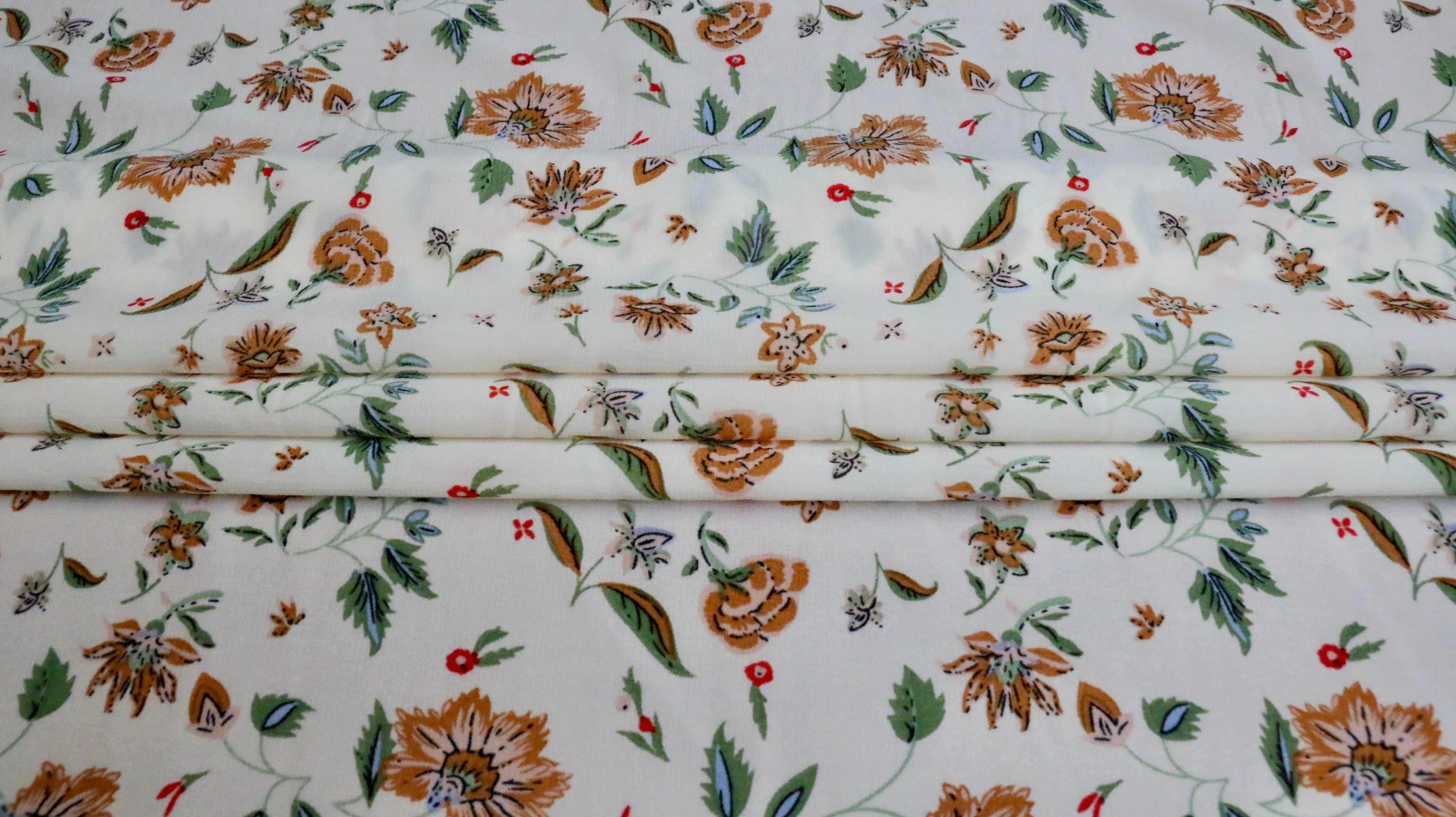 REMNANT 0.60m x 1.50m - CHIFFON FABRIC - Dianthus flower design - 10% Give/Stretch