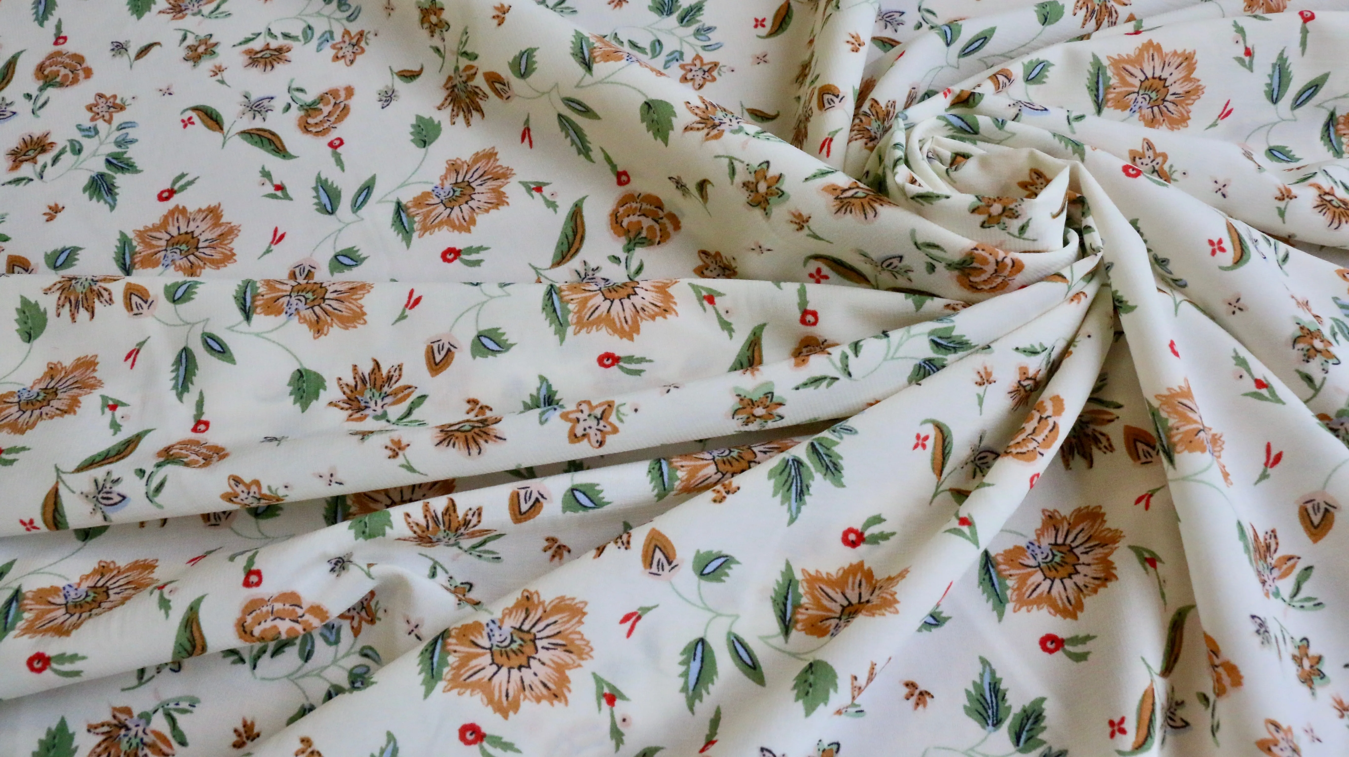 REMNANT 0.60m x 1.50m - CHIFFON FABRIC - Dianthus flower design - 10% Give/Stretch