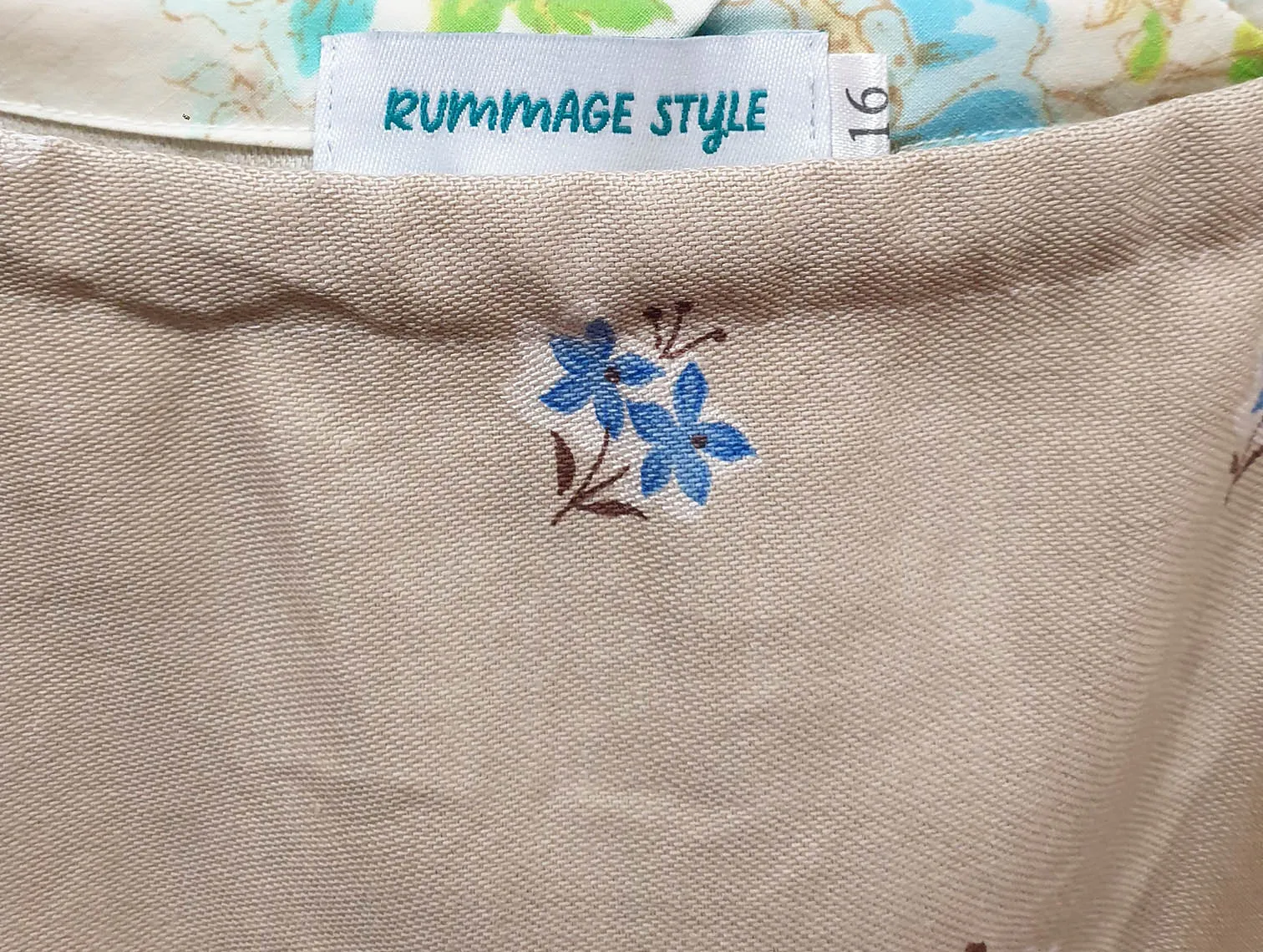 Rummage style cream print top size 16