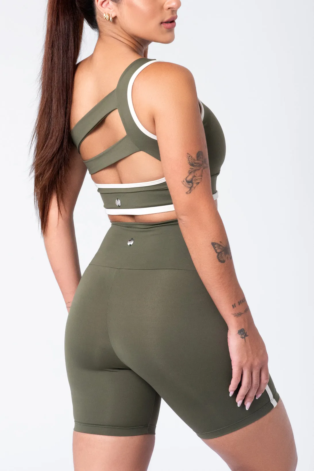 SET SHORT DETOX LIFT DUO GREEN AND OFF WHITE