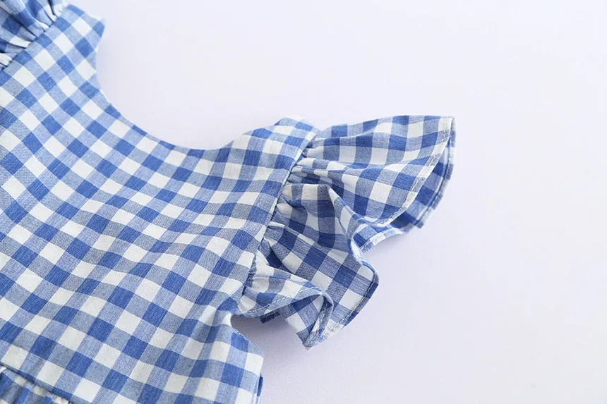 Summer dress for girls with a small flying sleeve