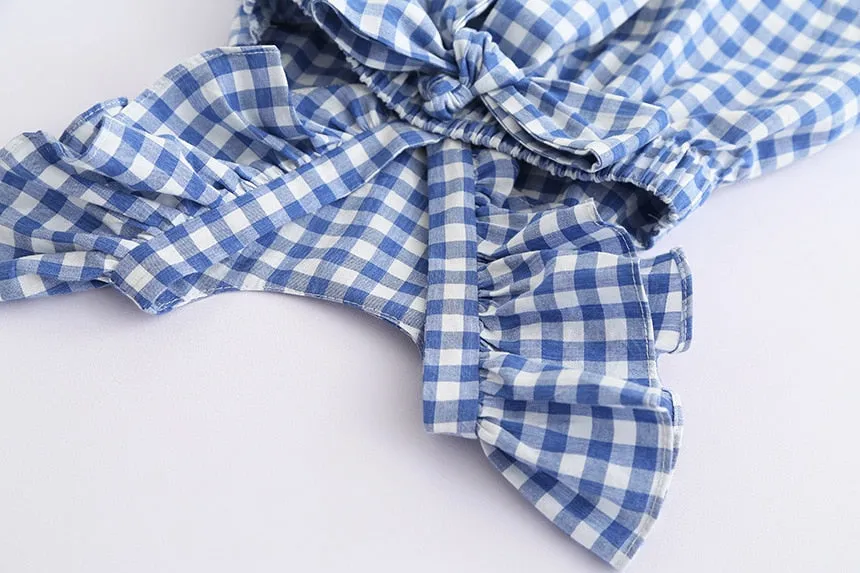 Summer dress for girls with a small flying sleeve