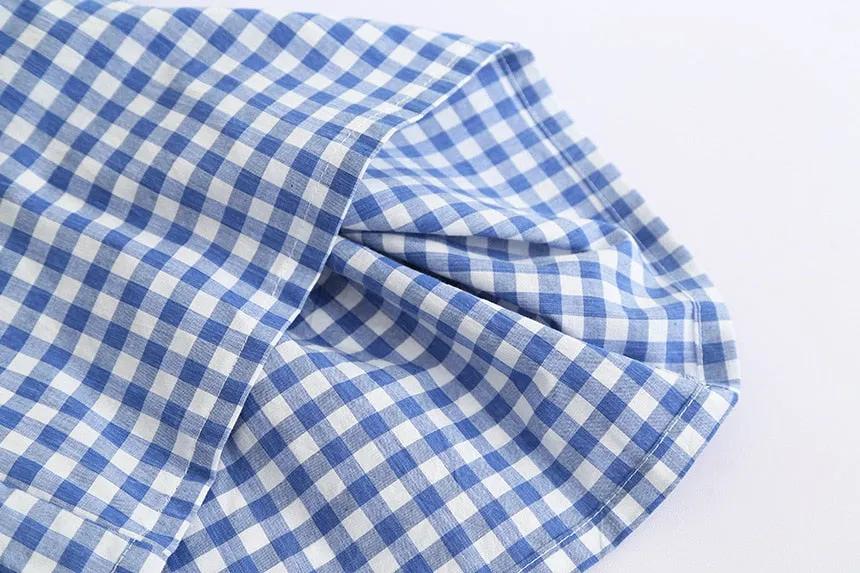 Summer dress for girls with a small flying sleeve