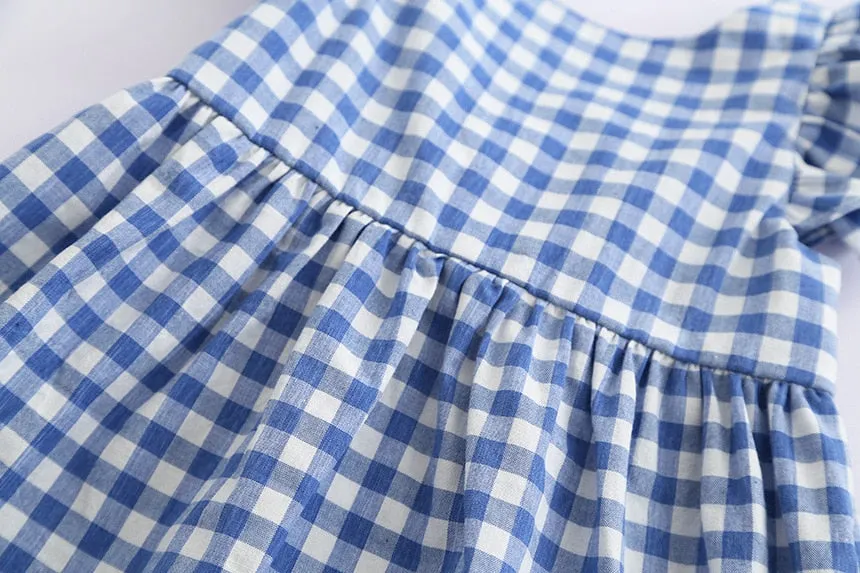 Summer dress for girls with a small flying sleeve