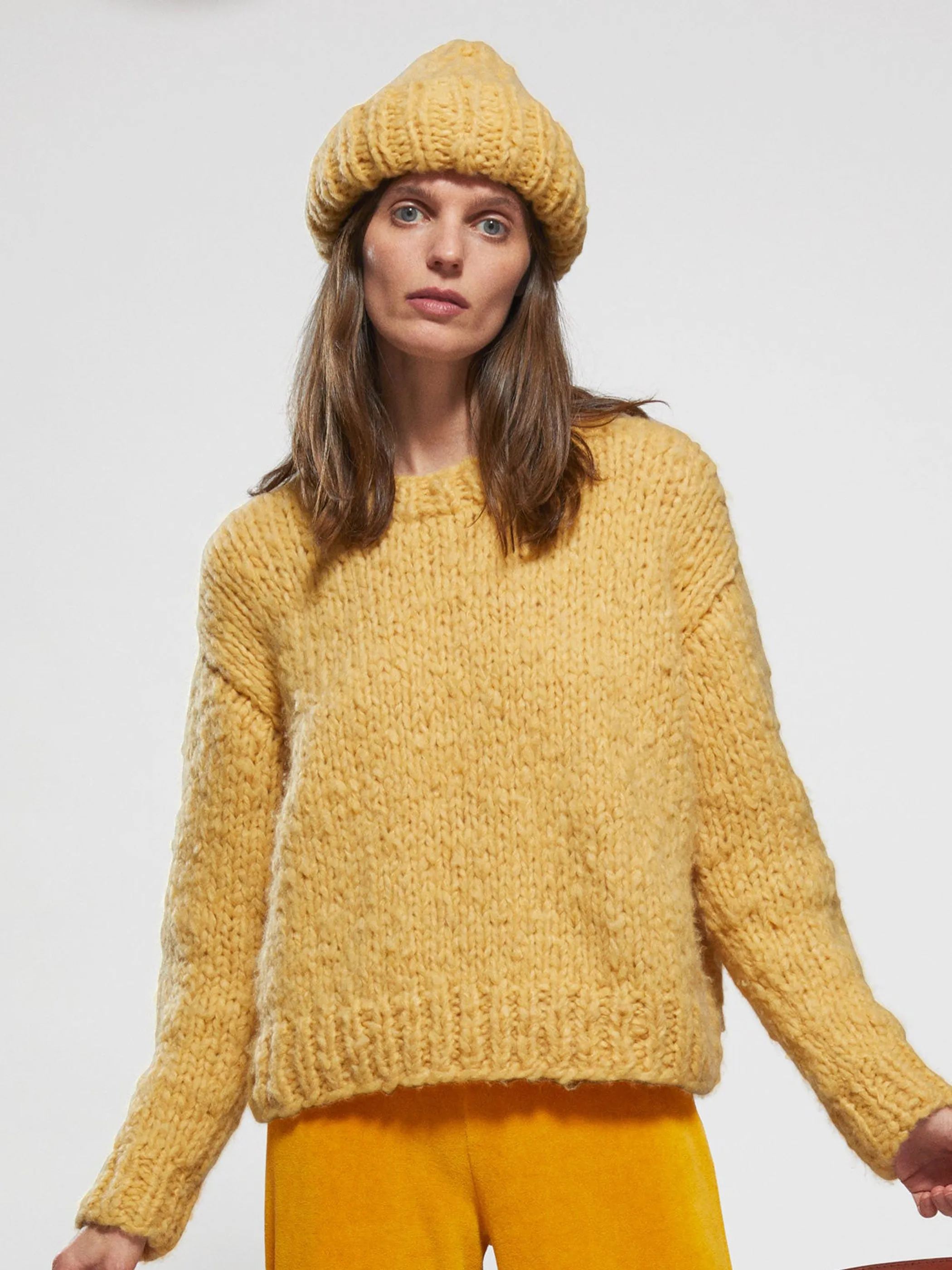 The Lumi Ribbed Beanie in Cashmere