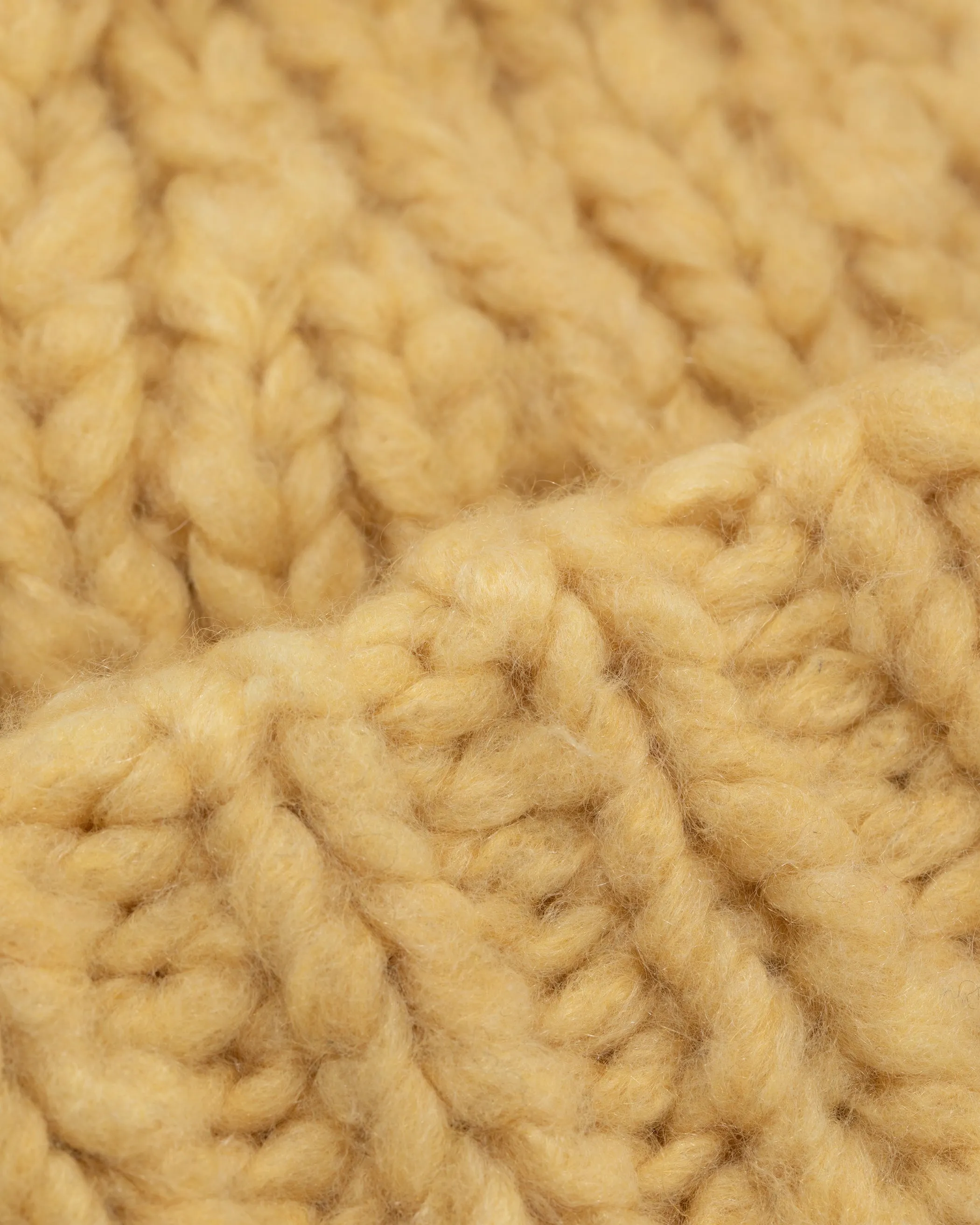 The Lumi Ribbed Beanie in Cashmere