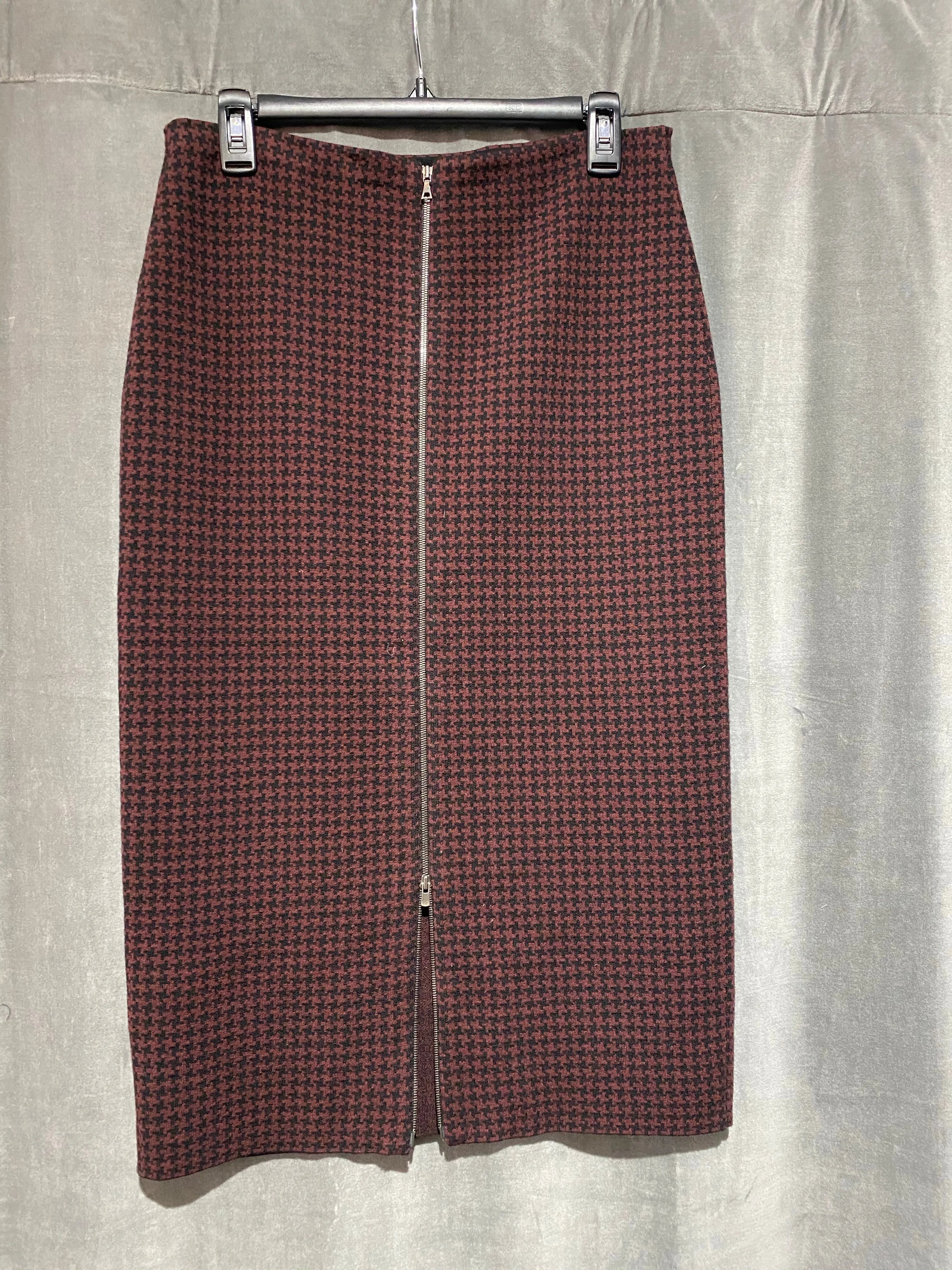 Theory burgundy and black houndstooth Stretch Skirt with Exposed BackFull Zipper