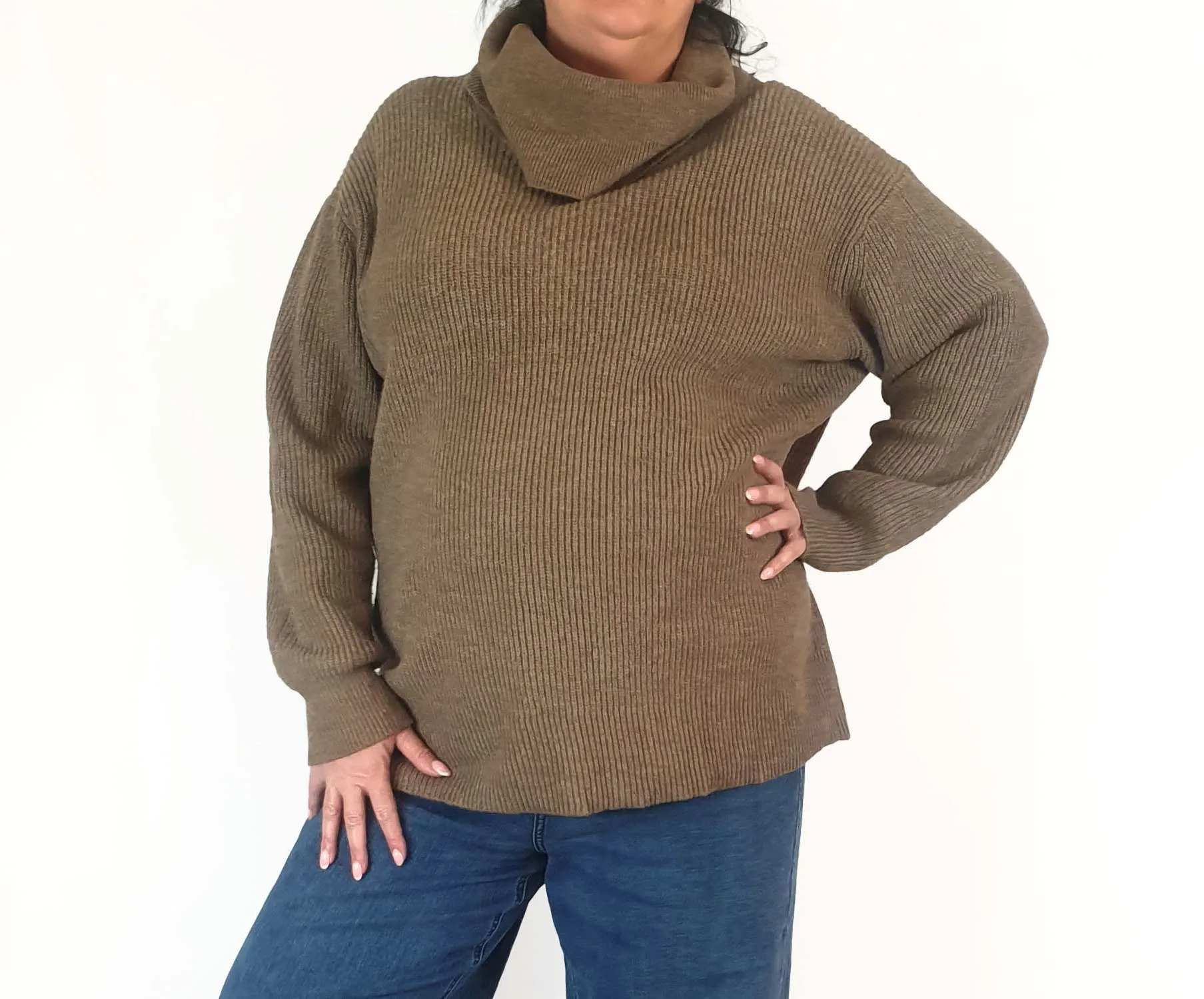 Tirelli brown knit roll neck jumper size XL